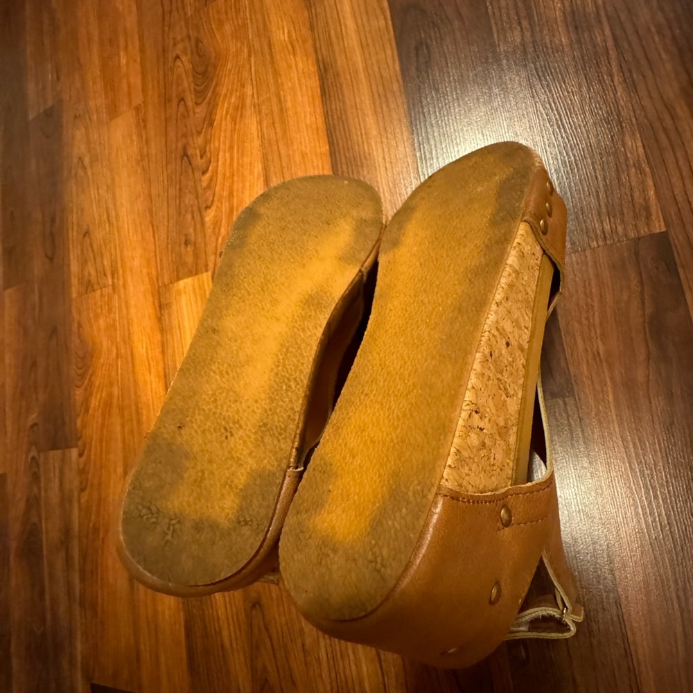 Platform sandals - Picture 3 of 3